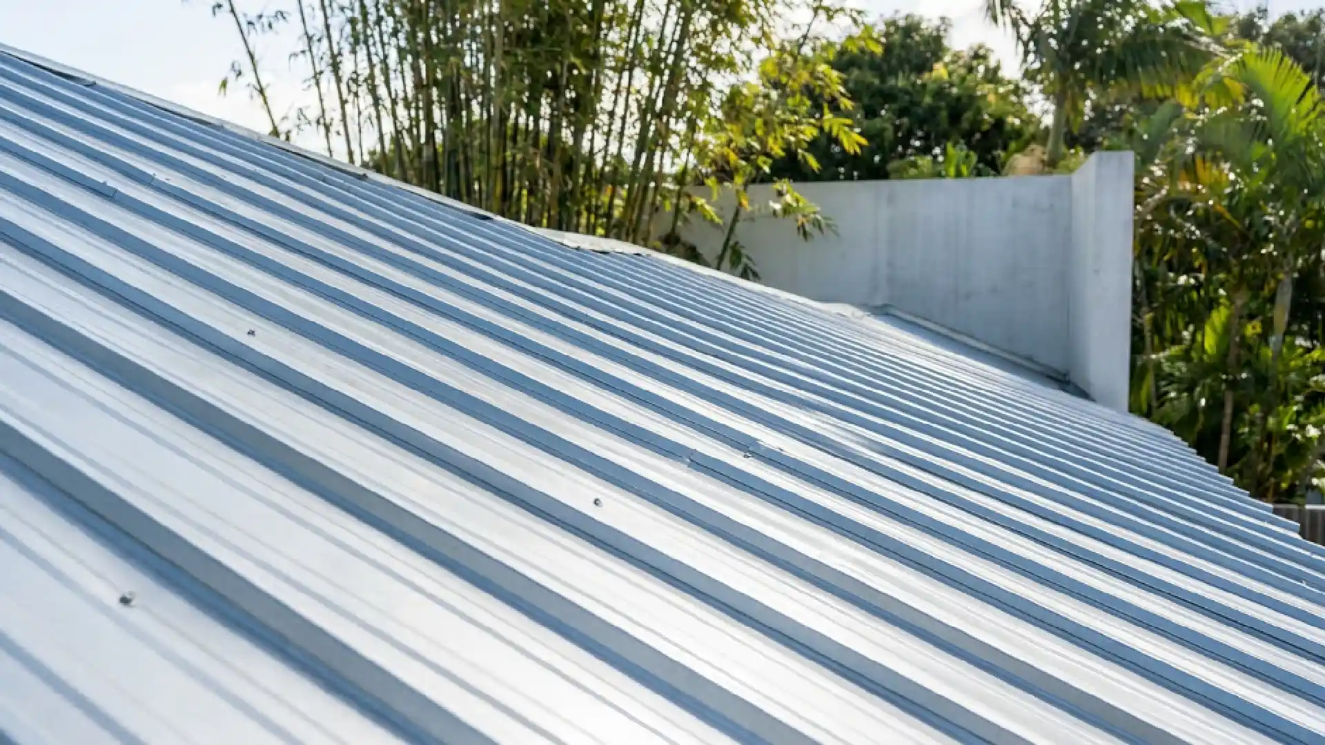 Baja Lapis Zincalume dengan Coating Reflektif